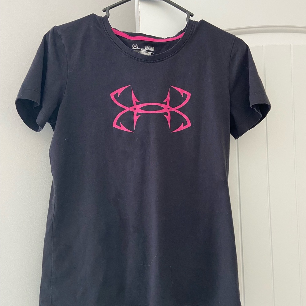 Under Armour tshirt